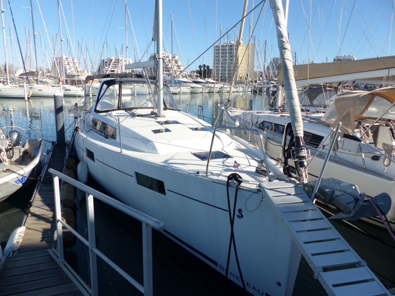 slider 1 Beneteau Oceanis 41.1